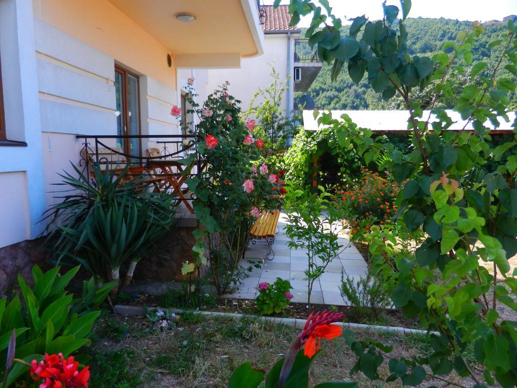 Guest House Villa Leonardo Herceg Novi Eksteriør bilde
