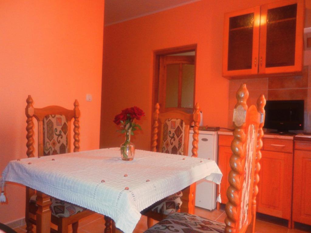 Guest House Villa Leonardo Herceg Novi Rom bilde